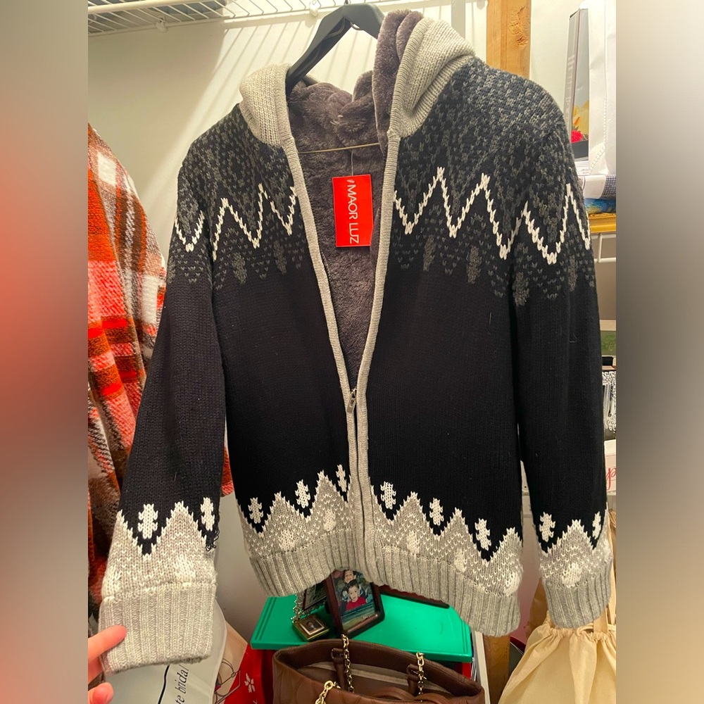 Maor Luz old school faux fur zip up sweater. Great for holiday season and events